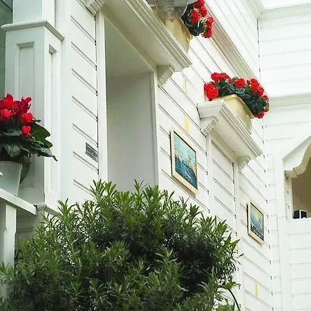 Ξενοδοχείο White Palace 3*