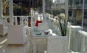 White Palace Ξενοδοχείο 3*