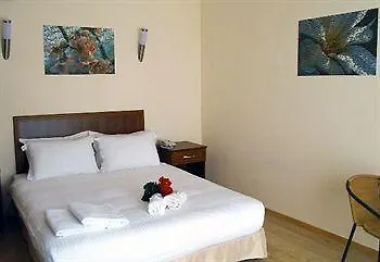 White Palace 3*