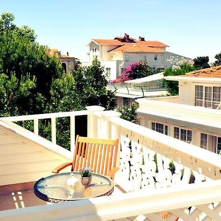 Ξενοδοχείο White Palace
