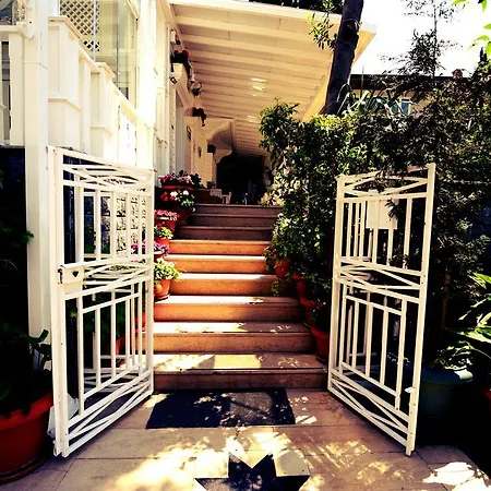 White Palace Πρίγκηπος